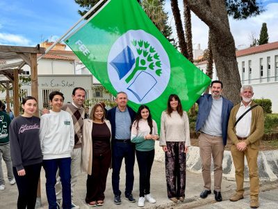 El IES Sierra de Mijas iza su Bandera Verde de Ecoescuela por su firme compromiso con el medio ambiente y la sostenibilidad