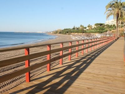 Mijas revalida un año más la bandera Sendero Azul por la Senda Litoral