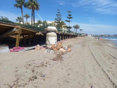 Mijas ejecutará obras de emergencia para restituir un tramo de Senda Litoral dañado por los temporales de viento en El Bombo
