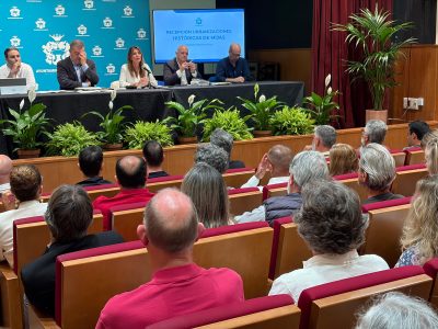 Más de un centenar de representantes de las urbanizaciones históricas asisten a la reunión municipal sobre la ordenanza de recepción  