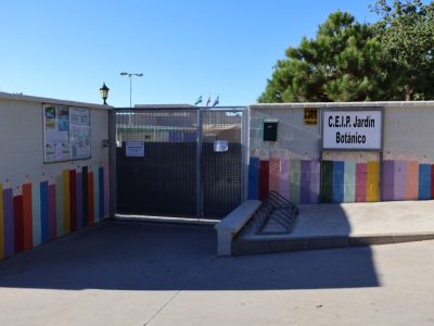 El Ayuntamiento de Mijas cede a la Junta de Andalucía dos parcelas para la ampliación del CEIP Jardín Botánico de La Cala