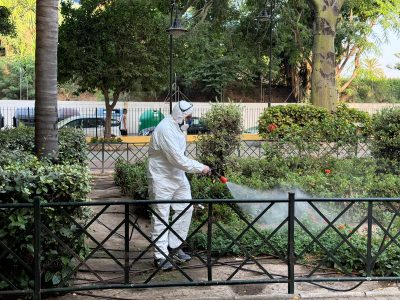 El Ayuntamiento de Mijas fumiga los parques Andalucía, El Abuelo y 3 de Abril dentro de la prevención del mosquito del virus del Nilo