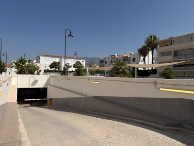El Ayuntamiento de Mijas instalará placas fotovoltaicas en el parking de La Candelaria para generar energía limpia y reducir costes