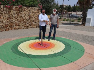Mijas instala en El Bombo un indicador solar que informa de las radiaciones ultravioletas para ayudar a prevenir el cáncer de piel