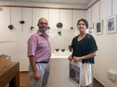 La Oficina de Turismo de Mijas inaugura la exposición ‘Memory of the Rocks’, de la artista Jessica Persson